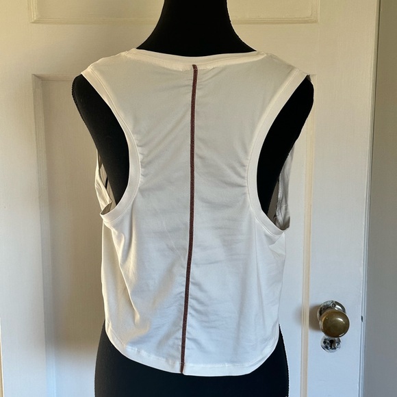 6 for $25 - NWOT Terez Athletic Racerback Cropped Tank - Picture 3 of 3